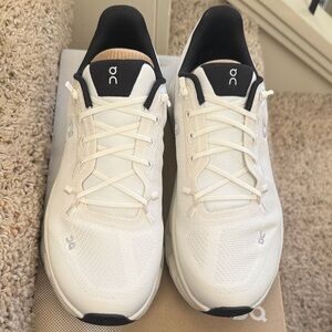 Brand New On Running Cloudtilt running shoe